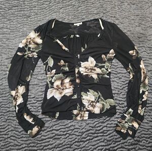 Gimmicks by BKE Black and Cream Floral Blouse